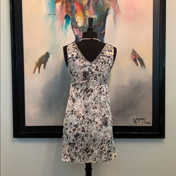 Kenzie Front-zip mini dress - Picture 6 of 11